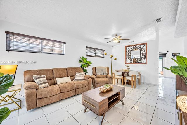 7256 W 34th Ln, Hialeah, FL 33018