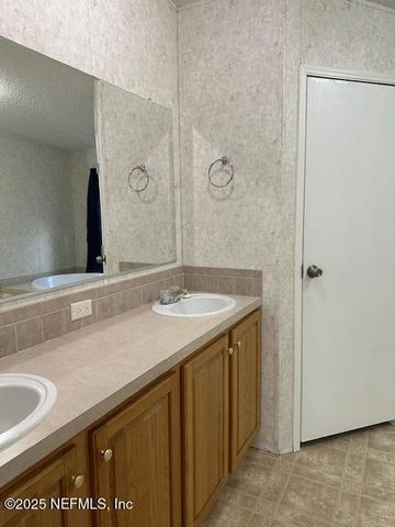 43347 LARSEN Road, Callahan, FL 32011