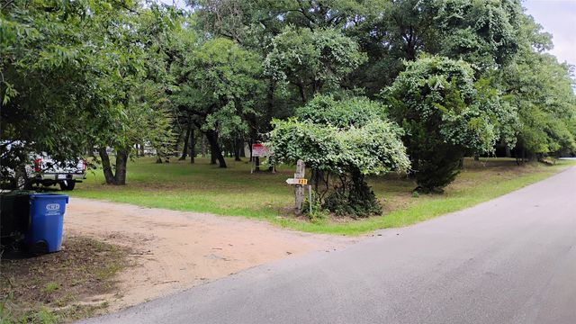 921 Sportsman Park Road, Azle, TX 76020