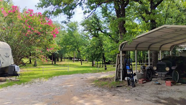 921 Sportsman Park Road, Azle, TX 76020