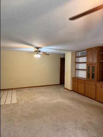 921 Sportsman Park Road, Azle, TX 76020
