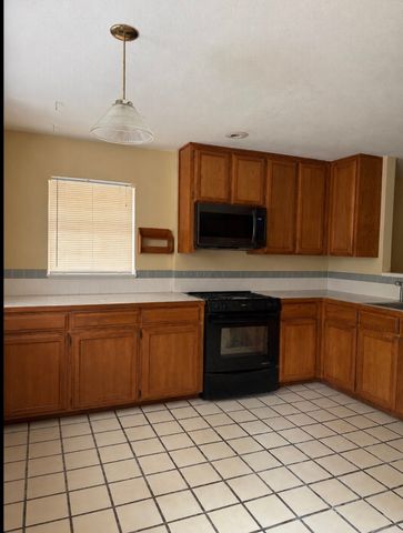 921 Sportsman Park Road, Azle, TX 76020