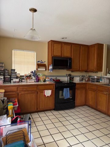 921 Sportsman Park Road, Azle, TX 76020