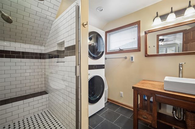 924 39th Street, Des Moines, IA 50312