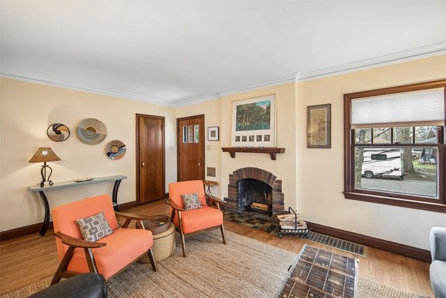 924 39th Street, Des Moines, IA 50312