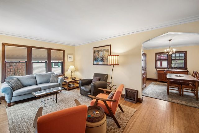 924 39th Street, Des Moines, IA 50312