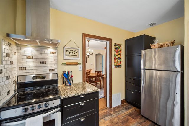 924 39th Street, Des Moines, IA 50312