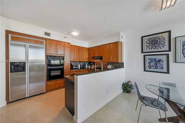 19333 E Collins Avenue 1202, Sunny Isles Beach, FL 33160