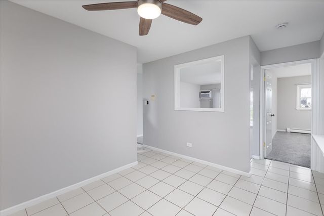 5740 East Avenue 2D, Countryside, IL 60525