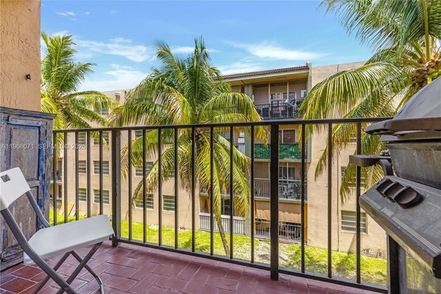 325 NW 72nd Ave 308, Miami, FL 33126