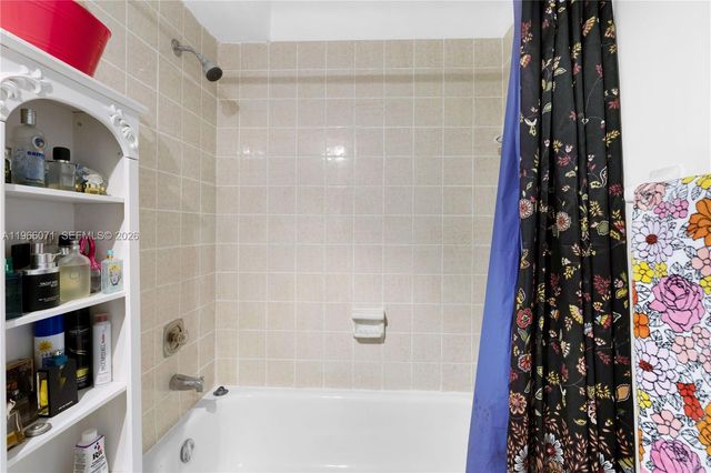 325 NW 72nd Ave 308, Miami, FL 33126