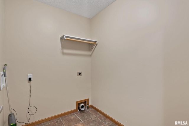 6112 34TH Avenue A Court, Moline, IL 61265