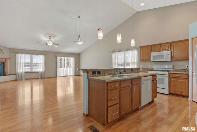 6112 34TH Avenue A Court, Moline, IL 61265