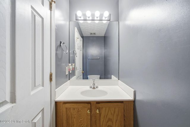 6900 Franklin Farmer Way, Louisville, KY 40229