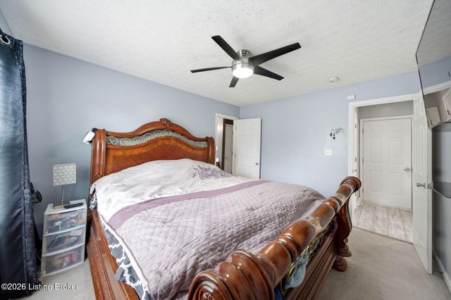 6900 Franklin Farmer Way, Louisville, KY 40229