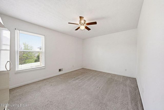 6900 Franklin Farmer Way, Louisville, KY 40229