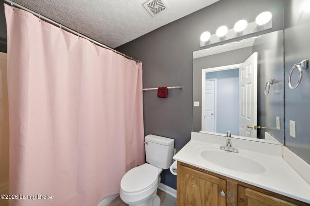 6900 Franklin Farmer Way, Louisville, KY 40229