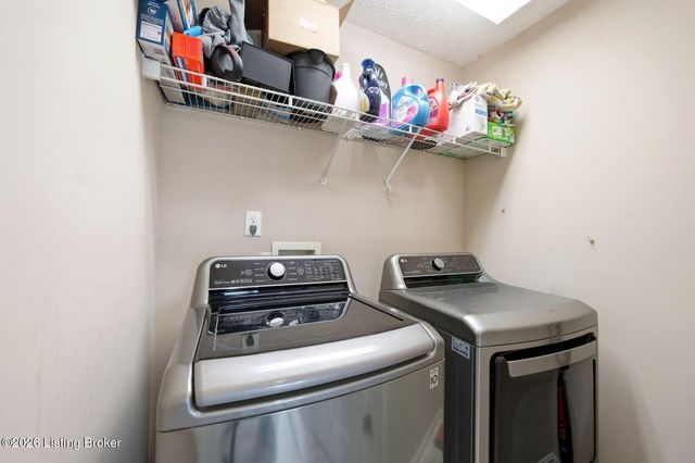 6900 Franklin Farmer Way, Louisville, KY 40229