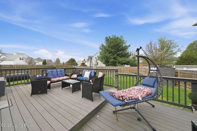 6900 Franklin Farmer Way, Louisville, KY 40229