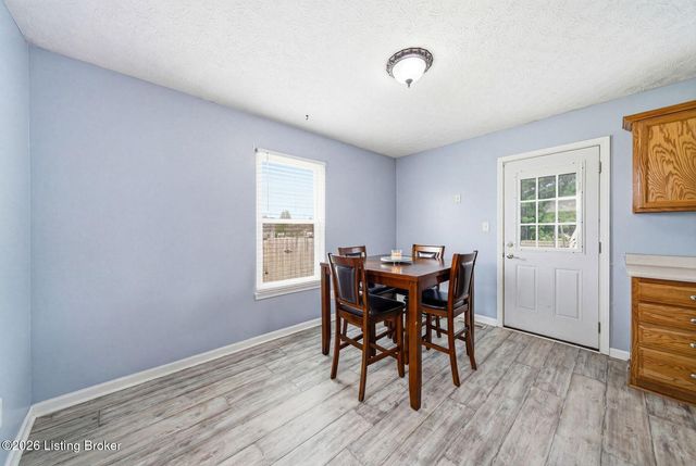 6900 Franklin Farmer Way, Louisville, KY 40229