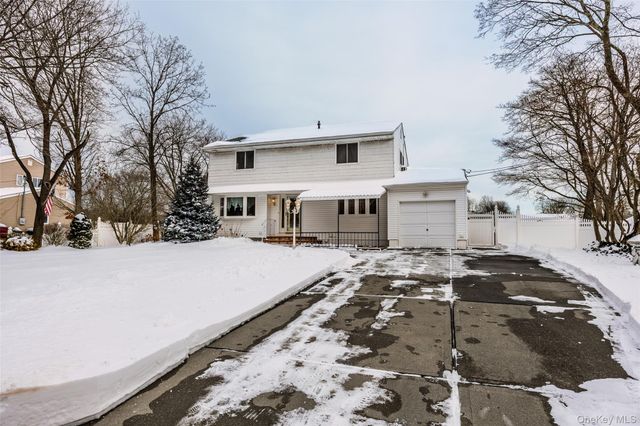 3 Brenner Road, Coram, NY 11727