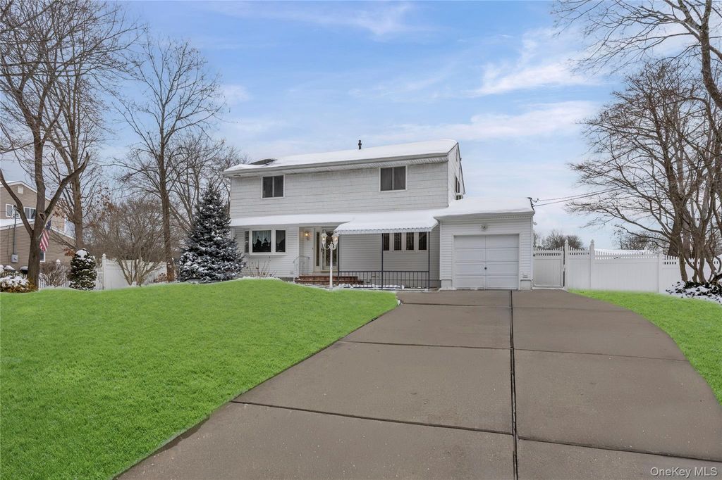 3 Brenner Road, Coram, NY 11727