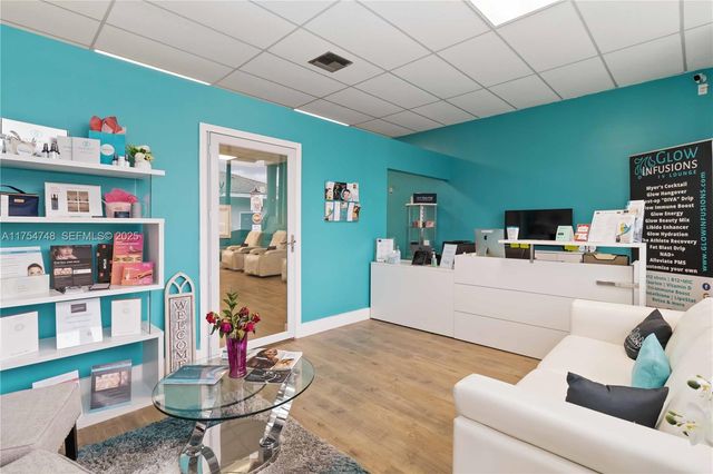 10418 W Atlantic Blvd, Coral Springs, FL 33071