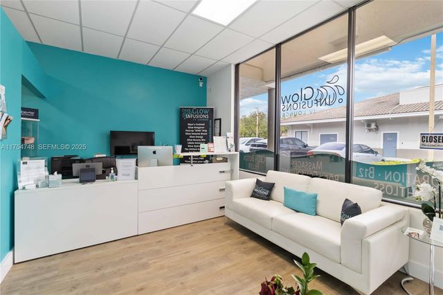 10418 W Atlantic Blvd, Coral Springs, FL 33071