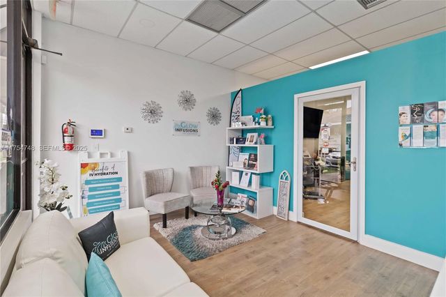 10418 W Atlantic Blvd, Coral Springs, FL 33071