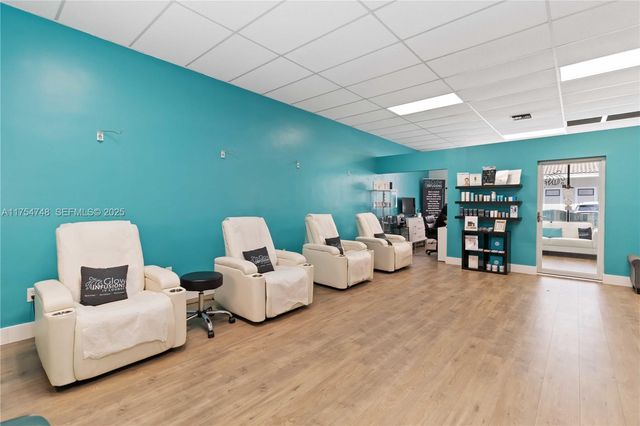 10418 W Atlantic Blvd, Coral Springs, FL 33071