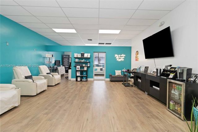 10418 W Atlantic Blvd, Coral Springs, FL 33071