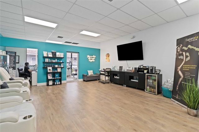 10418 W Atlantic Blvd, Coral Springs, FL 33071