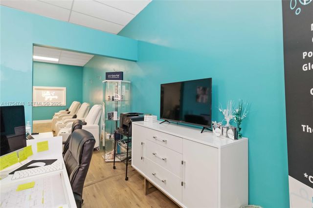 10418 W Atlantic Blvd, Coral Springs, FL 33071