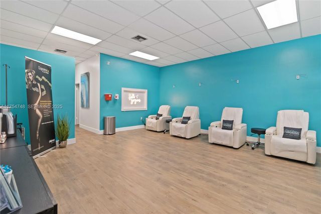 10418 W Atlantic Blvd, Coral Springs, FL 33071