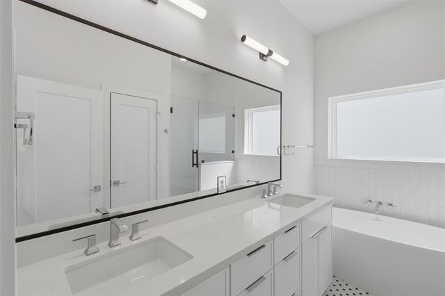 904 Kern Street B, Houston, TX 77009