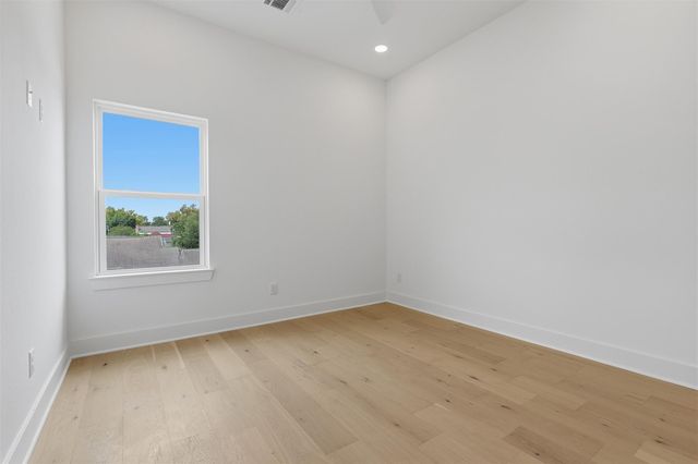 904 Kern Street B, Houston, TX 77009