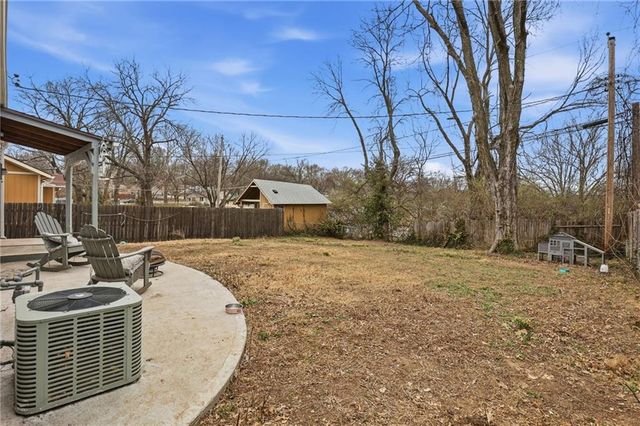 1224 NE 43rd Terrace, Kansas City, MO 64116