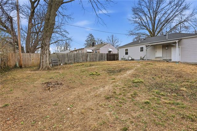 1224 NE 43rd Terrace, Kansas City, MO 64116