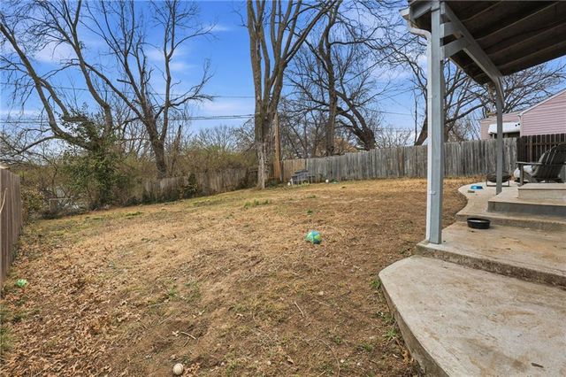 1224 NE 43rd Terrace, Kansas City, MO 64116