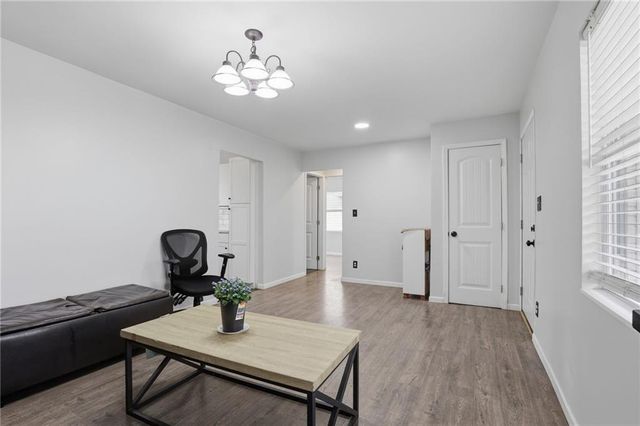 1224 NE 43rd Terrace, Kansas City, MO 64116