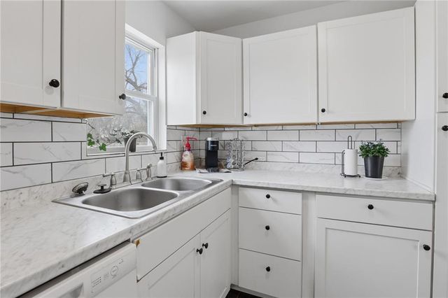 1224 NE 43rd Terrace, Kansas City, MO 64116