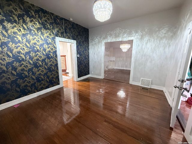 1030 W HUISACHE AVE, San Antonio, TX 78201