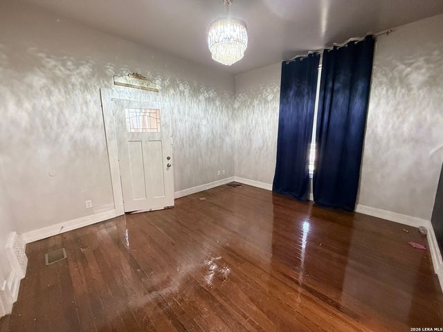 1030 W HUISACHE AVE, San Antonio, TX 78201
