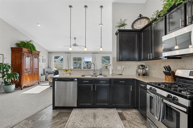 1327 Gardner Pond Lane, Vicksburg, MI 49097