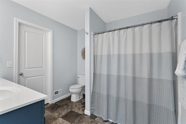 1327 Gardner Pond Lane, Vicksburg, MI 49097