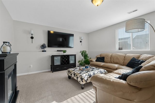 1327 Gardner Pond Lane, Vicksburg, MI 49097