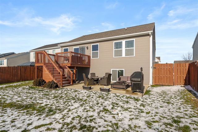 1327 Gardner Pond Lane, Vicksburg, MI 49097