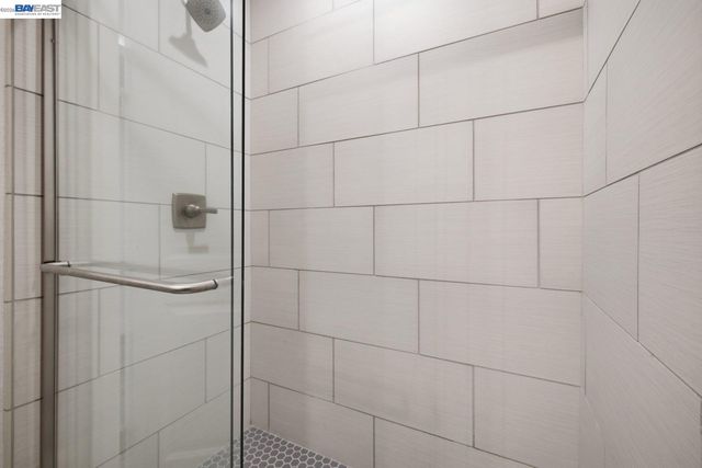 17 Ben Nevis Pl, Hayward, CA 94542