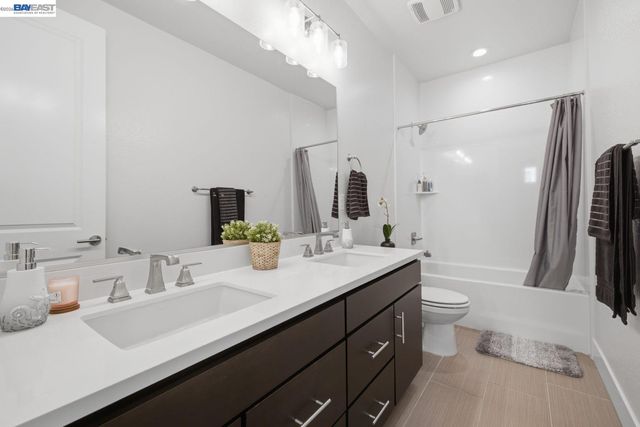 17 Ben Nevis Pl, Hayward, CA 94542