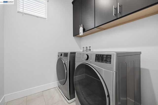 17 Ben Nevis Pl, Hayward, CA 94542